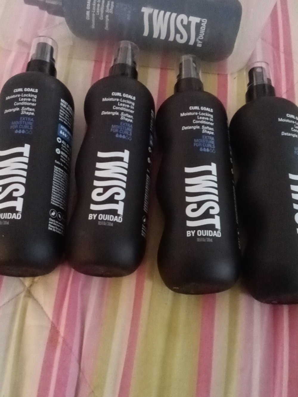 Twist by Curl Goals Moisture-Locking Leave-In Conditioner - Black
